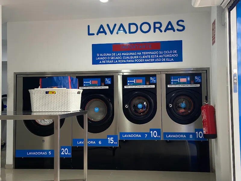 LavanderiaAzul Lavandería Autoservicio Adeje | Self Service Laundry - Lavandería de autoservicio en Adeje - foto 2