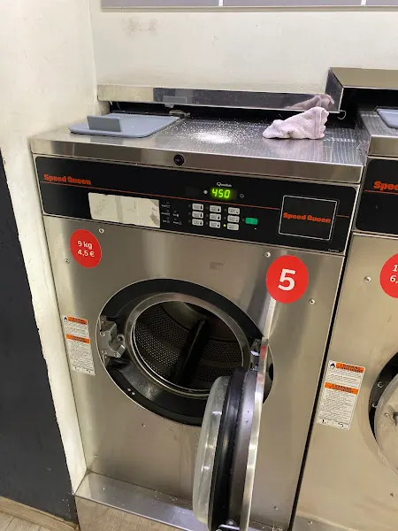 Lavandería autoservicio en Bufalà, Badalona - Badalona