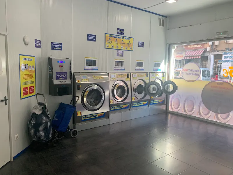 Kwl Aqua Lavanderia - Lavandería de autoservicio en Badalona - foto 2