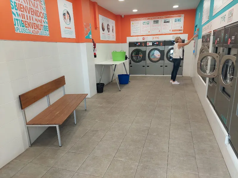 Lavandería autoservicio Coladaplus (Santo Cristo) - Badalona
