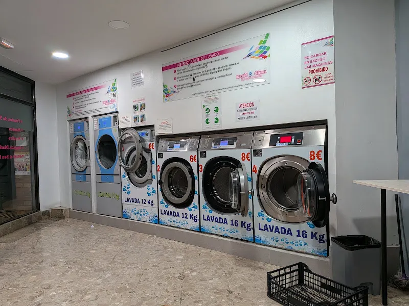 Lavandería Autoservicio Ràpid Clean