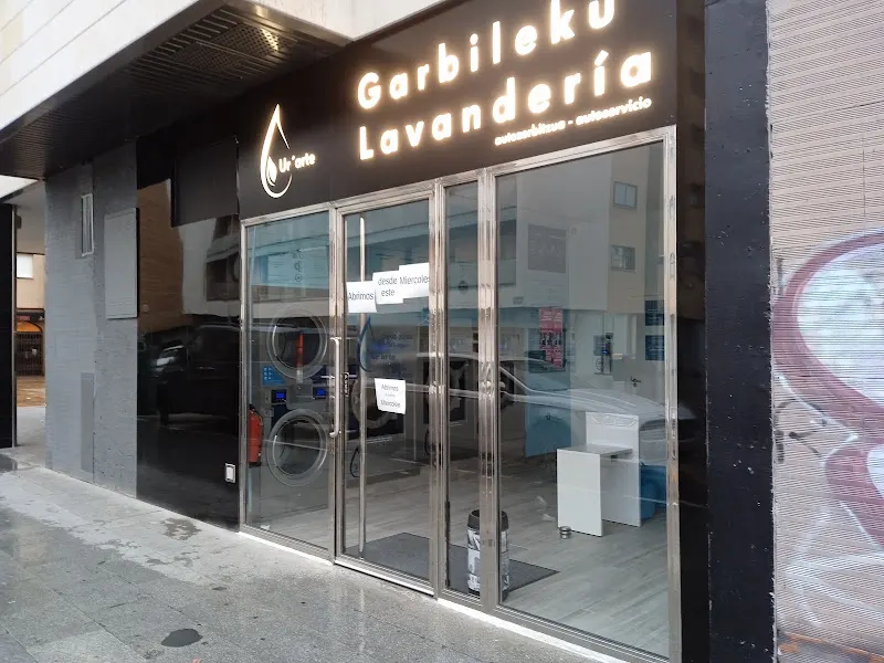 Lavandería autoservicio huarte Uharte
