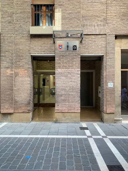 Casa de Baños - Baños públicos en Pamplona - foto 2