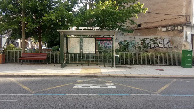 Barrio La Torre - Parada de autobús en Santander - foto 2
