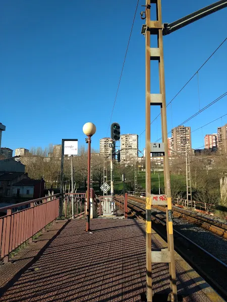 Cazoña - Estación de tren en Santander - foto 3