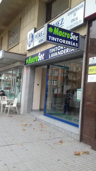 Macrosec - Tintorería en Badajoz - foto 2