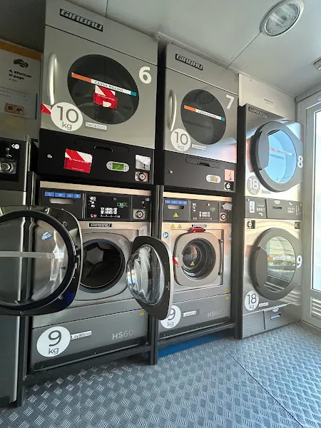 Lavomatic - Lavandería de autoservicio en Alcobendas - foto 2