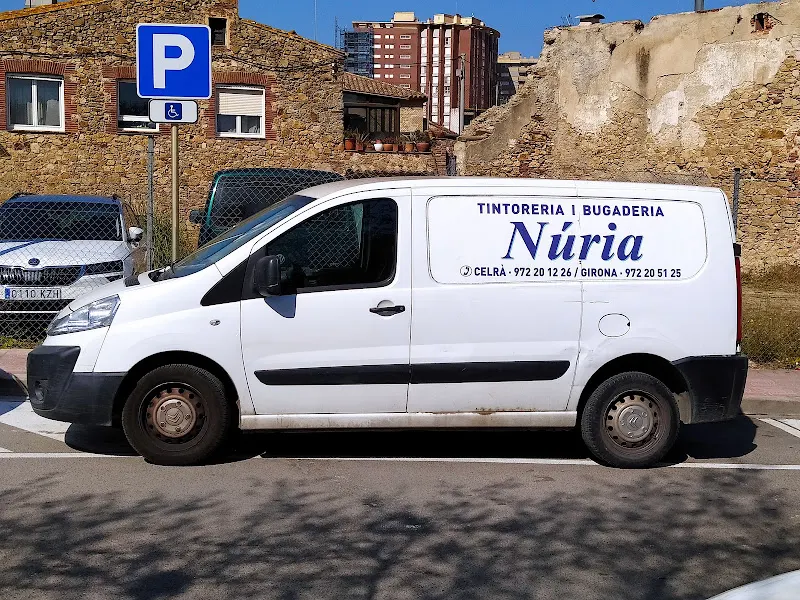 Tintoreria Núria SL - Lavandería en Girona - foto 2