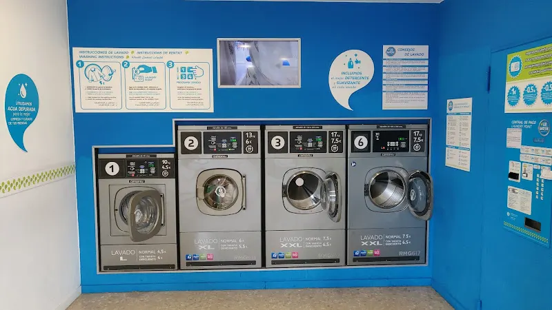 Lavandería Autoservicio LaWash Sant Boi