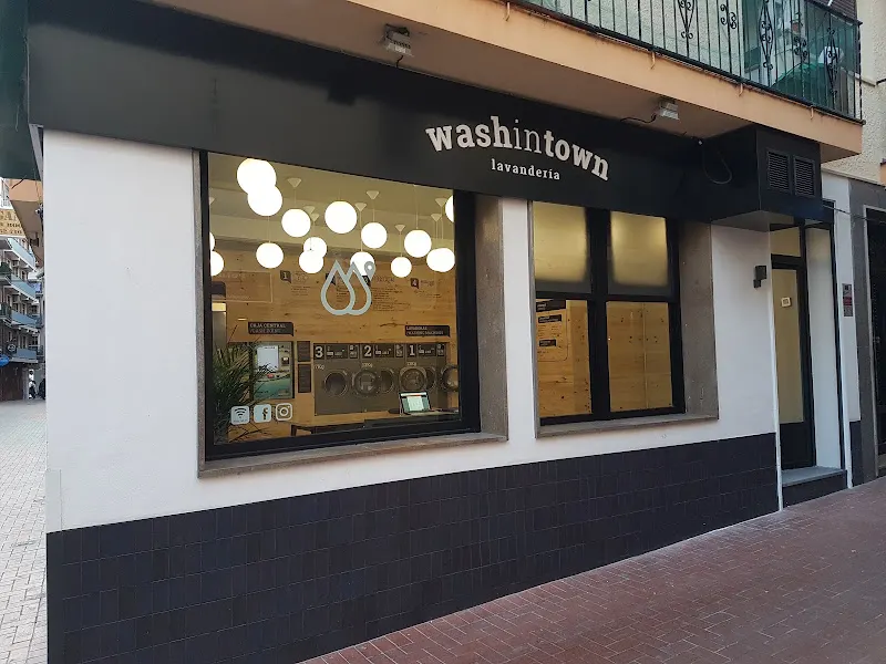 Lavandería WashInTown (autoservicio) - Benidorm