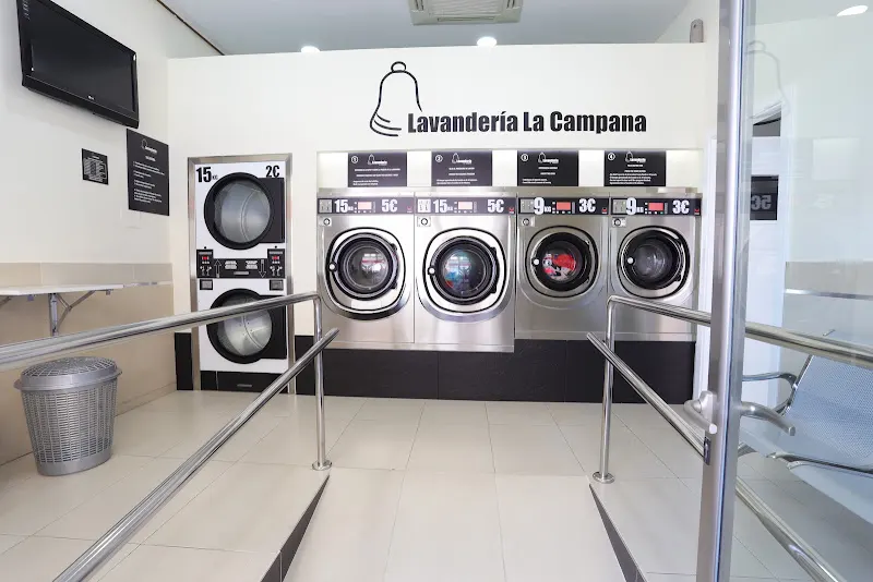Lavandería La Campana - Lavandería de autoservicio en Linea de la Concepcion (La) - foto 2