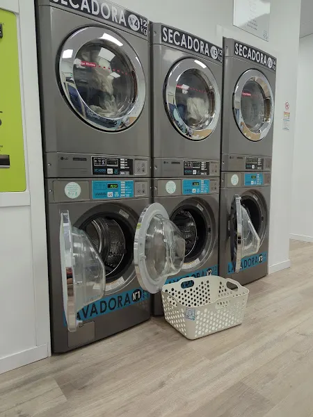 Clary Laundry 🫧👕✨ / Lavandería autoservicio