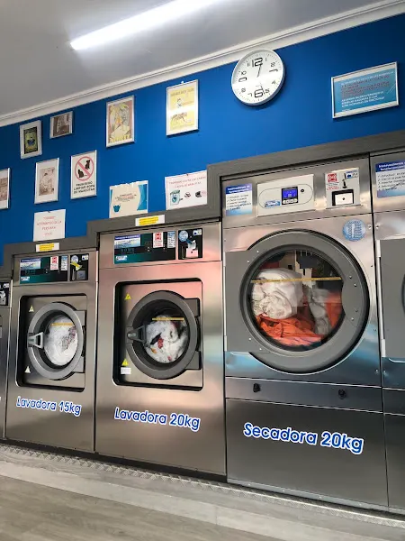 Auto Lavanderia Blue Laundry - Servicio de limpieza en Suances - foto 2