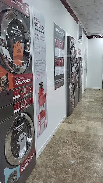 LowCost Bugaderia / Lavandería Autoservei