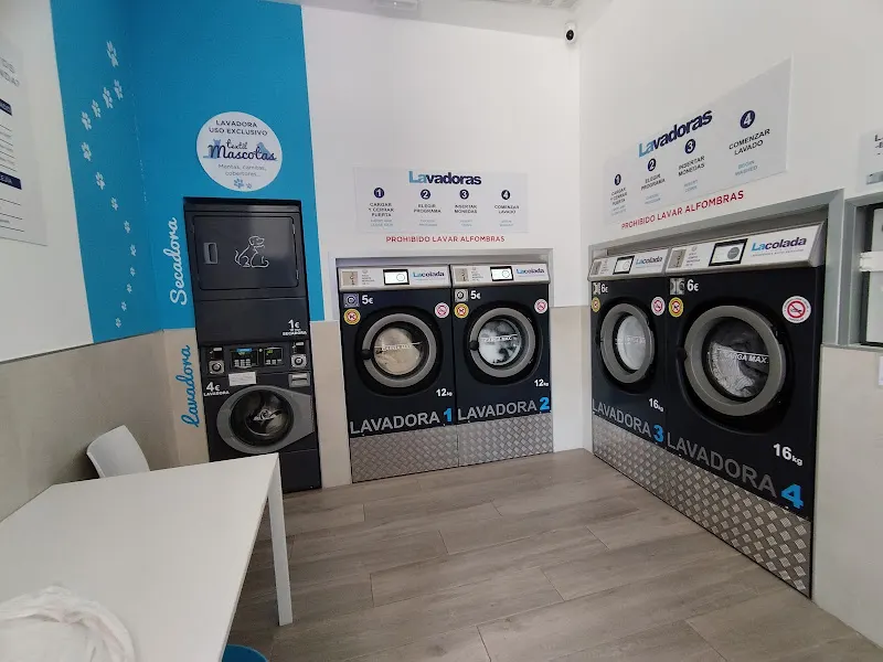 Lavandería autoservicio LaColada Isla Plasencia - Plasencia