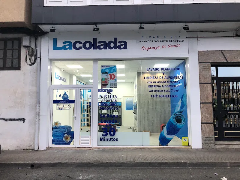 Lacolada CLEAN & DRY LAVANDERÍAS AUTO SERVICIO.