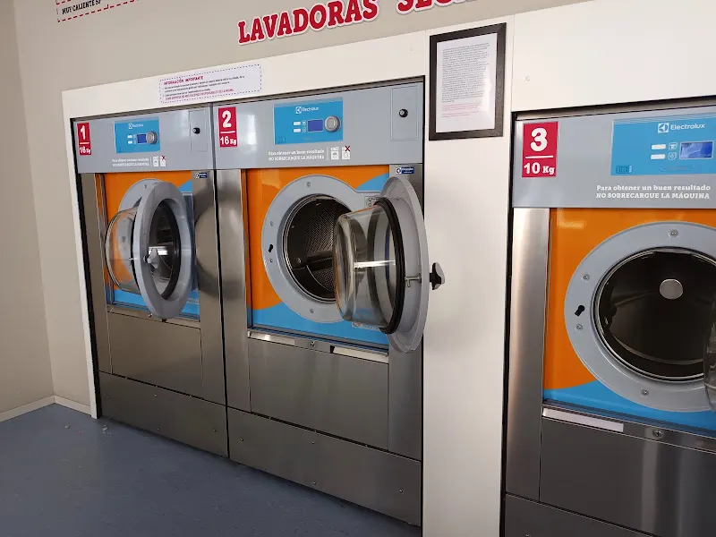 LAVANDERIA AUTOSERVICIO SV - Lavandería de autoservicio en Arteixo - foto 2