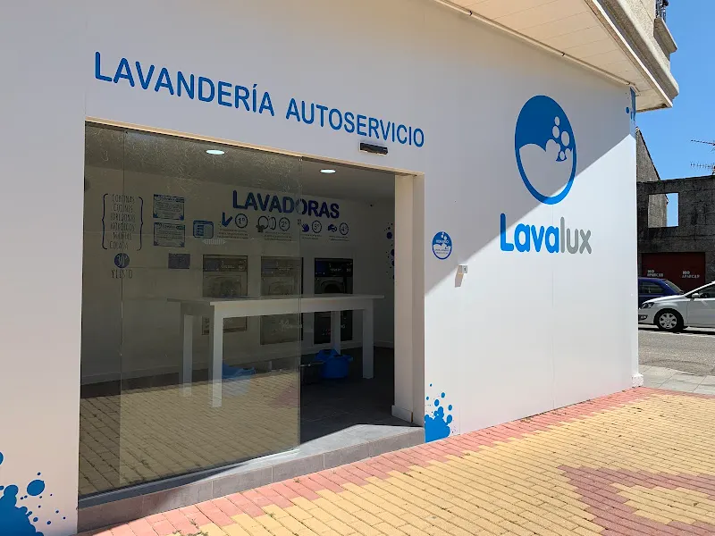 Lavanderia Autoservicio Lavalux Tui - Lavandería de autoservicio en Tui - foto 2