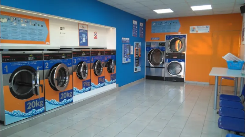 Lavaxpres Tordera - Lavandería de autoservicio en Tordera - foto 2