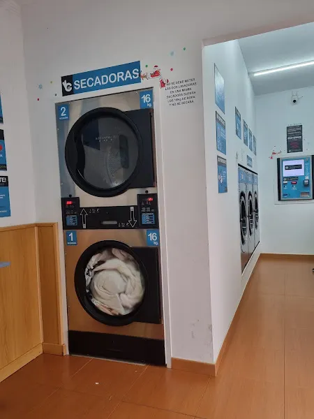 Lavandería Mi Colada - Lavandería de autoservicio en Bollullos Par del Condado - foto 2