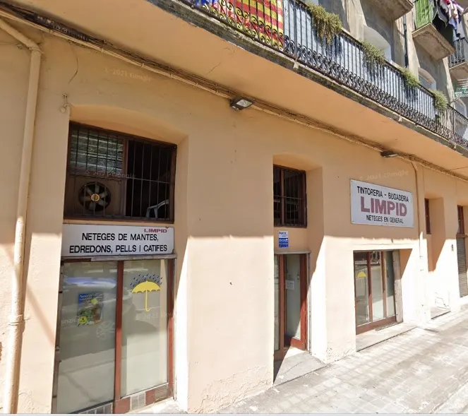 Límpid serveis – bugaderia i tintoreria - Lavandería en Ripoll - foto 2