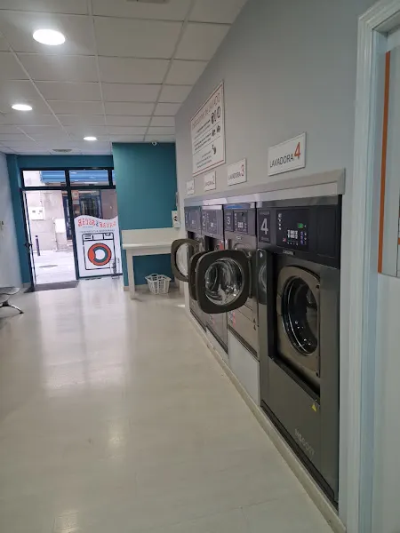 lavaresecar lavandería autoservicio - Lavandería de autoservicio en Ribadeo - foto 2
