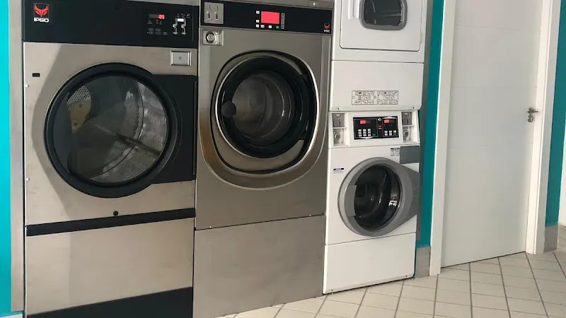MI LAVANDERÍA GARRUCHA - Lavandería de autoservicio en Garrucha - foto 2