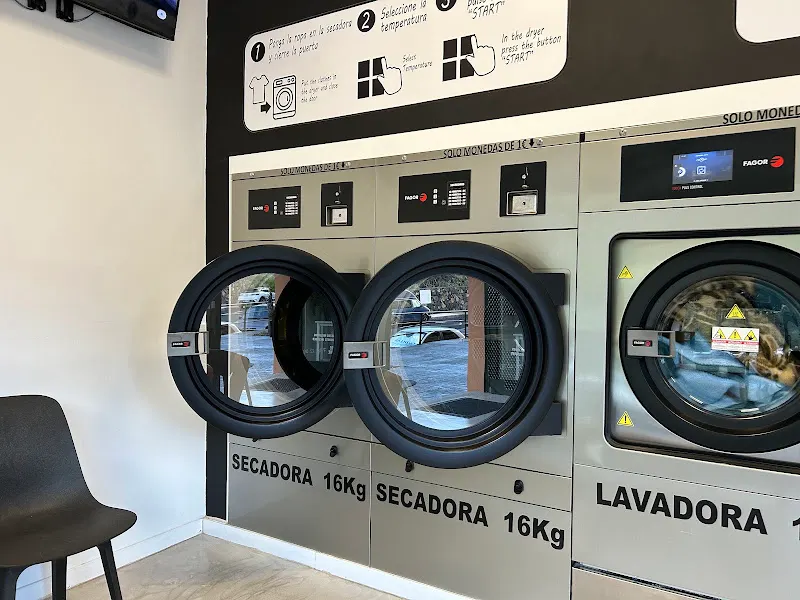 Lavanderia cancajos - Lavandería de autoservicio en Breña Baja - foto 2
