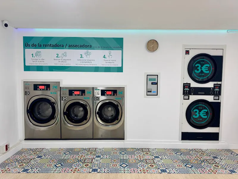 LAUNDRY HOME GELIDA - Lavandería de autoservicio en Gelida - foto 2