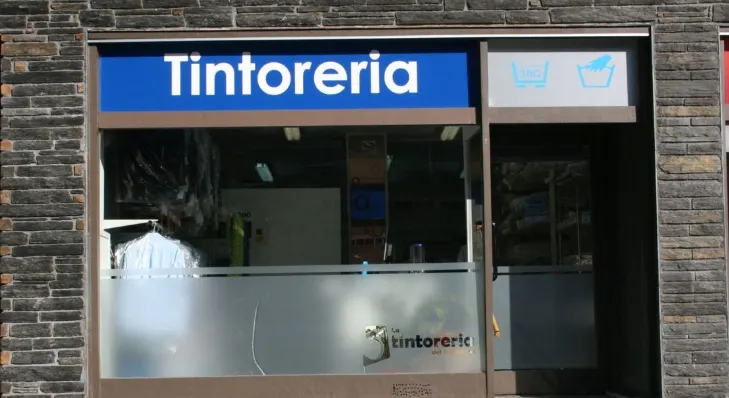 TINTORERIA DEL TELECABINA - Lavandería en Seu dUrgell (La) - foto 2