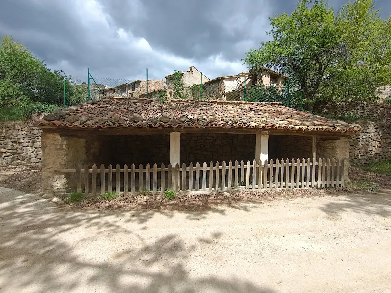 Mural en homenaje a nuestras abuelas en el lavadero - Bobadilla