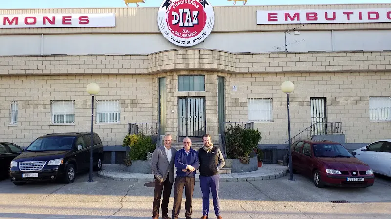 Chacinerías Díaz - Establecimiento de jamón serrano en Castellanos de Moriscos - foto 2