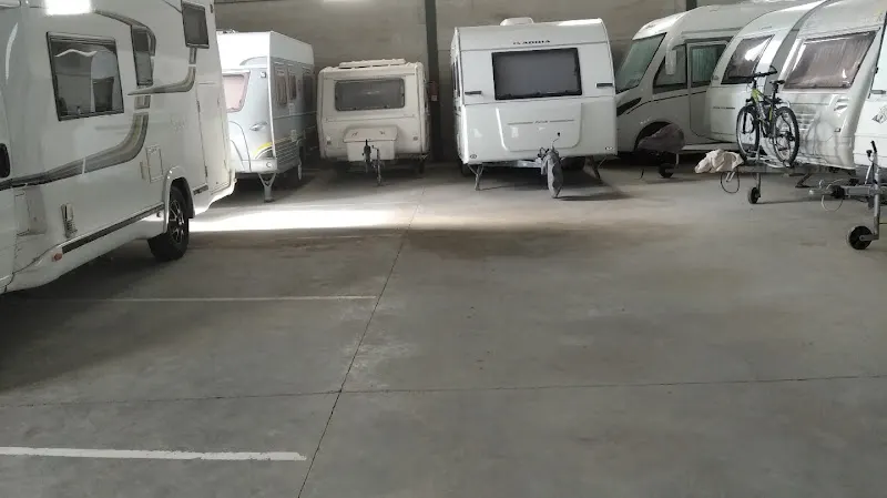Parking cubierto de autocaravanas y caravanas Palomeque - Instalación de almacenamiento de autocaravanas en Palomeque - foto 2