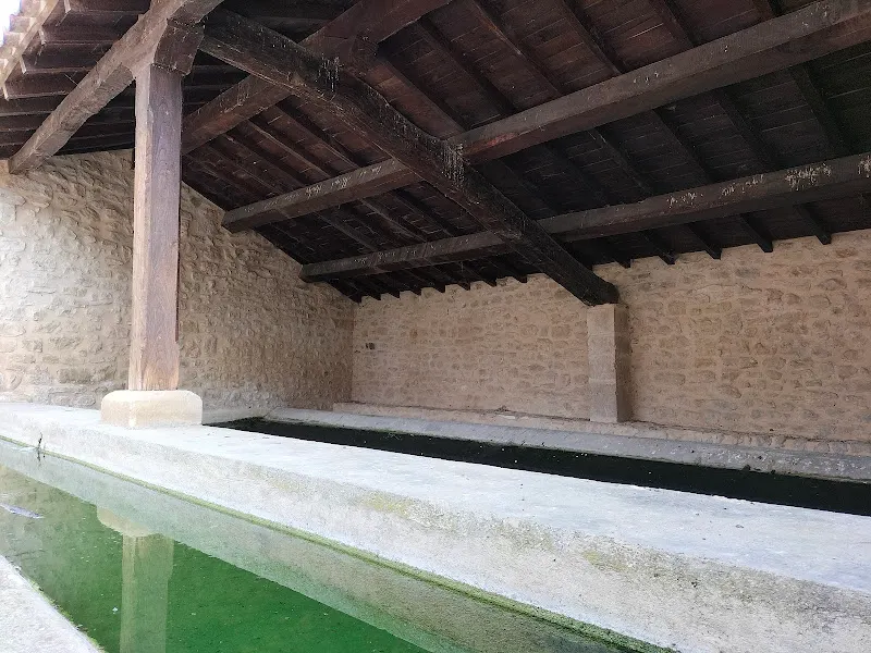 Iturria, aska, garbitokia - Fuente, abrevadero, lavadero - Lantaron