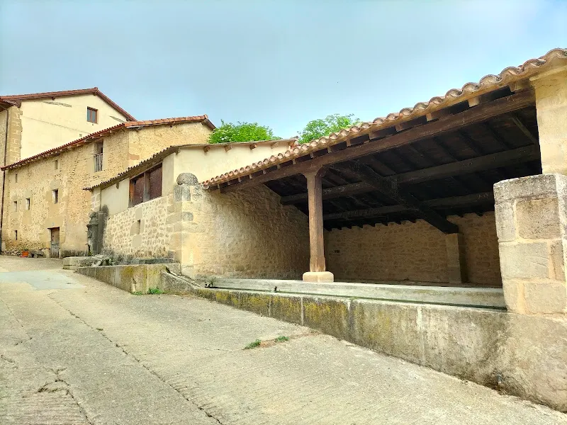 Iturria, aska, garbitokia - Fuente, abrevadero, lavadero - Atracción turística en Lantaron - foto 2