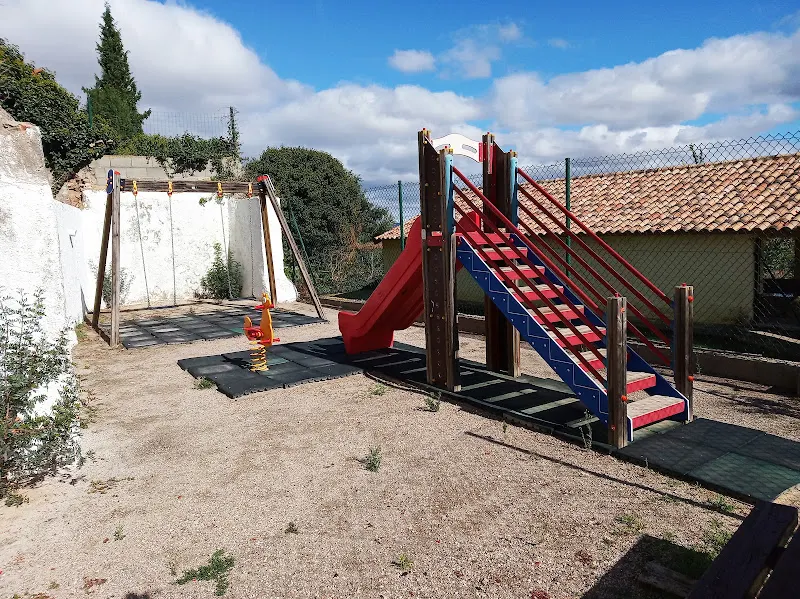 Fuente, piscinas y lavadero publico - Olves
