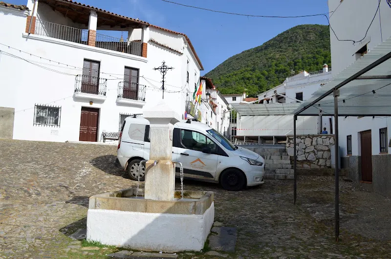 Fuente Nueva y Lavaderos - Atracción turística en Linares de la Sierra - foto 2
