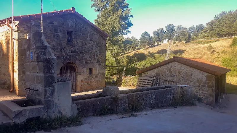 Antiguo lavadero medieval - Valle de Valdelaguna