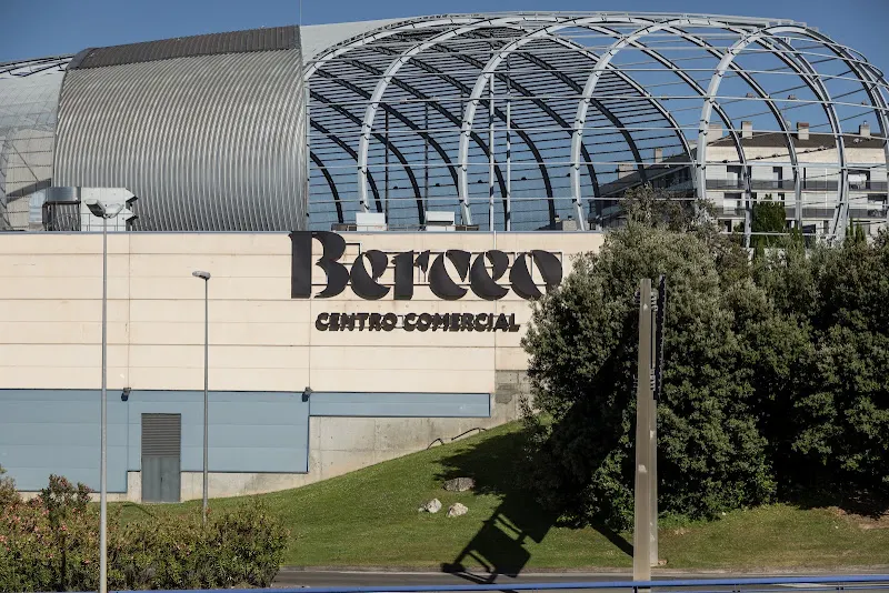 Berceo Centro Comercial - Centro comercial en Logroño - foto 3