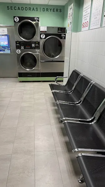 365 Laundromat - Lavandería Autoservicio - Lavandería de autoservicio en Madrid - foto 2