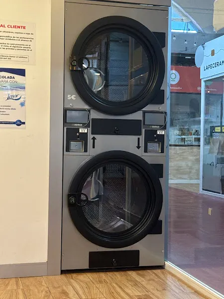 Lavandería Blanco Puro La Cebada - Lavandería de autoservicio en Madrid - foto 2