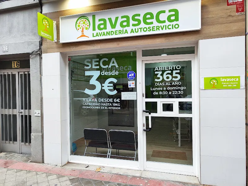 Lavanderia autoservicio lavaseca Ramón Azorín - Lavandería de autoservicio en Madrid - foto 2