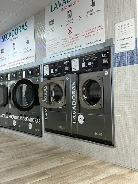 Lava Express Az - Lavandería de autoservicio en Madrid - foto 2