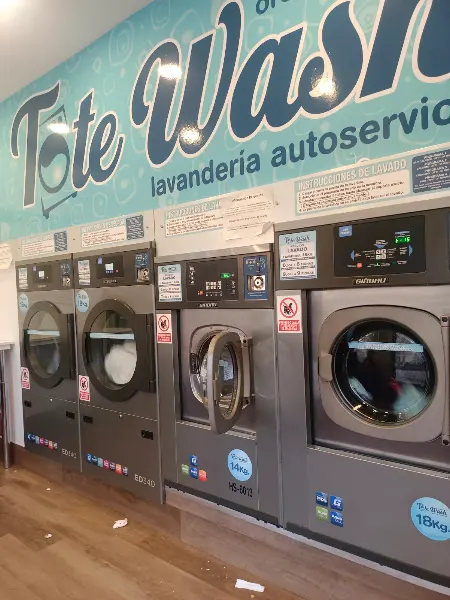 ToteWash - Orcasitas - Lavandería de autoservicio en Madrid - foto 2