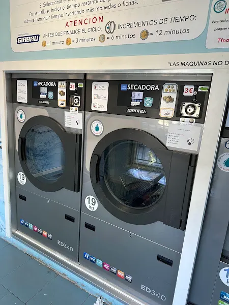 LAVANDERÍA AUTOSERVICIO ABAWASH ENTREVIAS