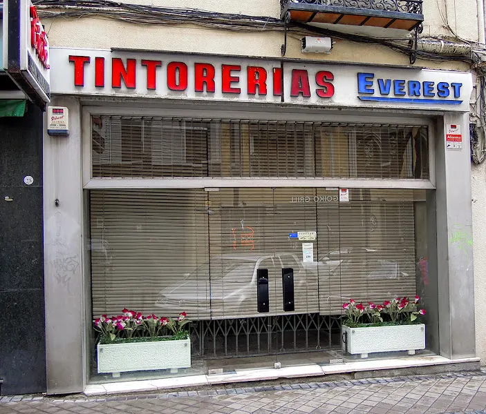 Tintorería EVEREST - Tintorería en Madrid - foto 2