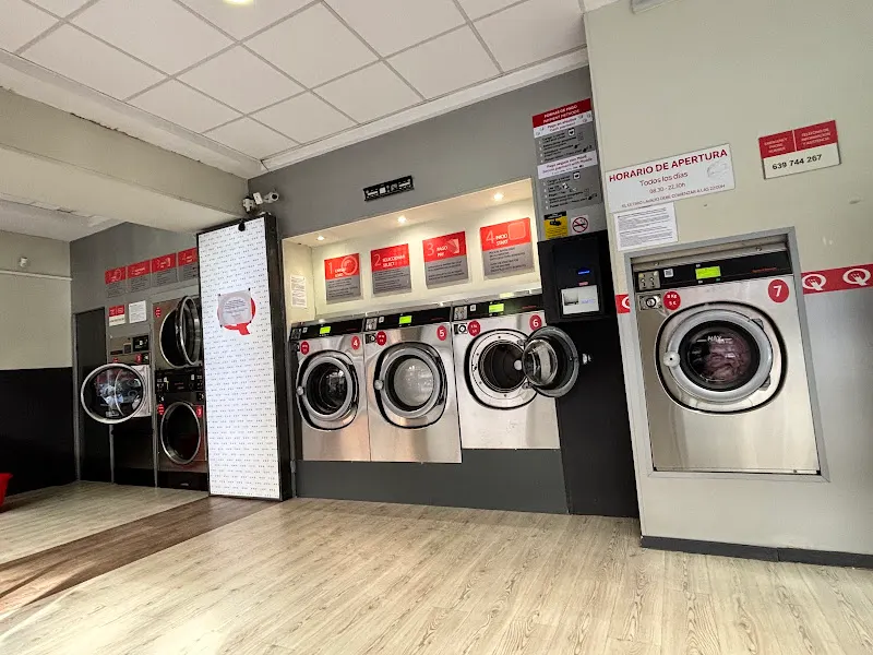 Lavandería autoservicio General Margallo Speed Queen / Coin Laundry