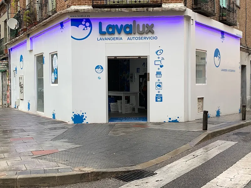 Lavandería Autoservicio Lavalux Madrid Pinos Alta - Lavandería de autoservicio en Madrid - foto 2