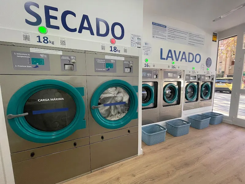 Lavandería Autoservicio Wash Center Tech - Simancas / San Blas
