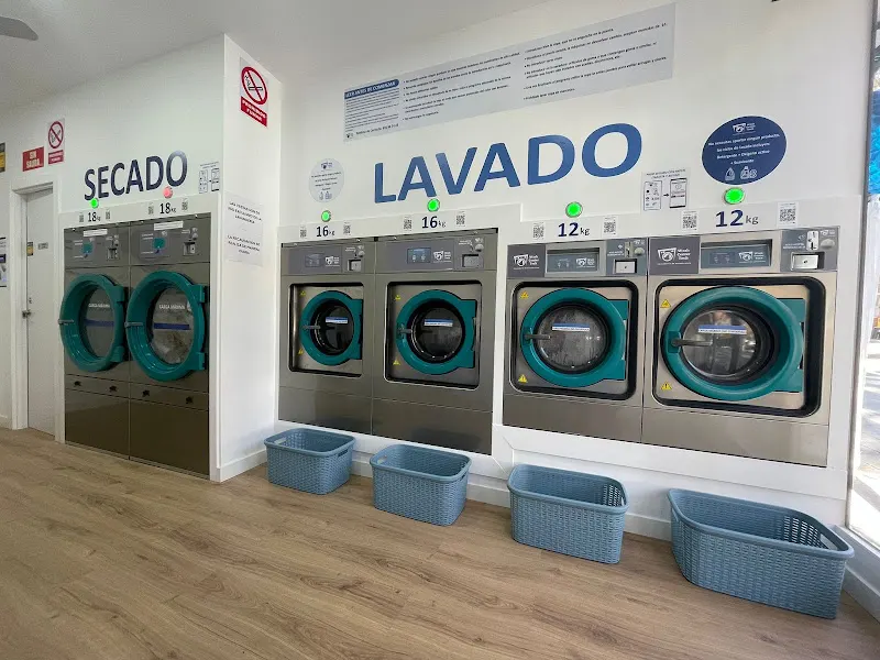 Lavandería Autoservicio Wash Center Tech - Simancas / San Blas - Lavandería de autoservicio en Madrid - foto 2
